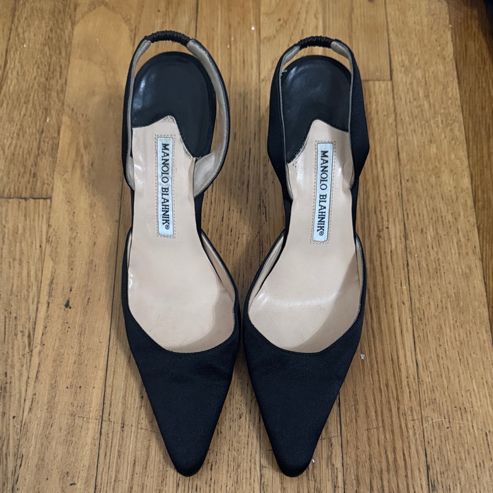 Manolo Blahnik Black Pointed Toe Heels